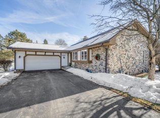 531 Tamarack Dr W, West Bend, WI 53095