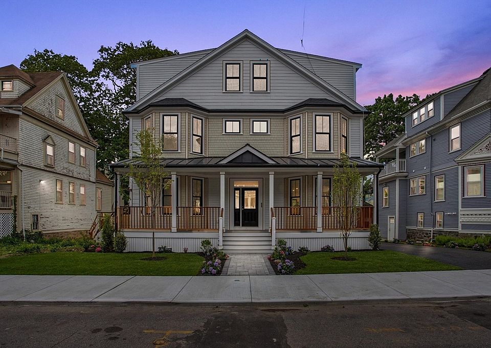 1st image of 61 Lyndhurst St #2