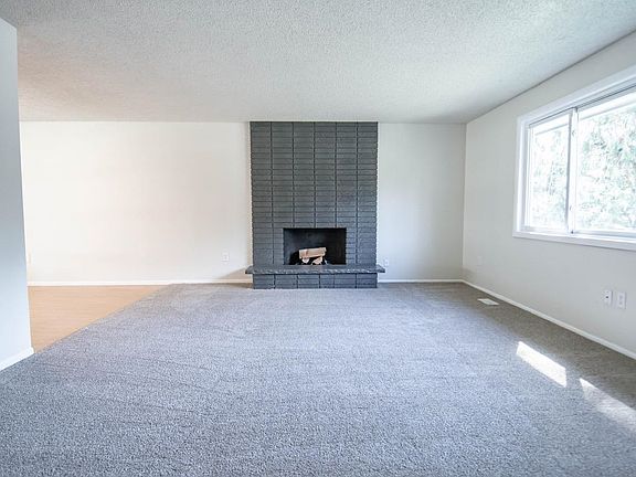 5th image of 910 W Elwood Dr
