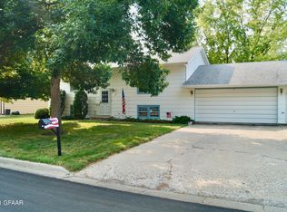 108 18th St NE, Devils Lake, ND 58301