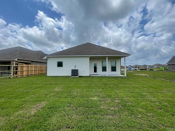 5th image of 270 Marie Claire Dr