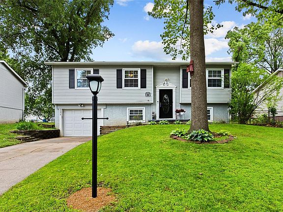 2nd image of 225 Admiral Dr