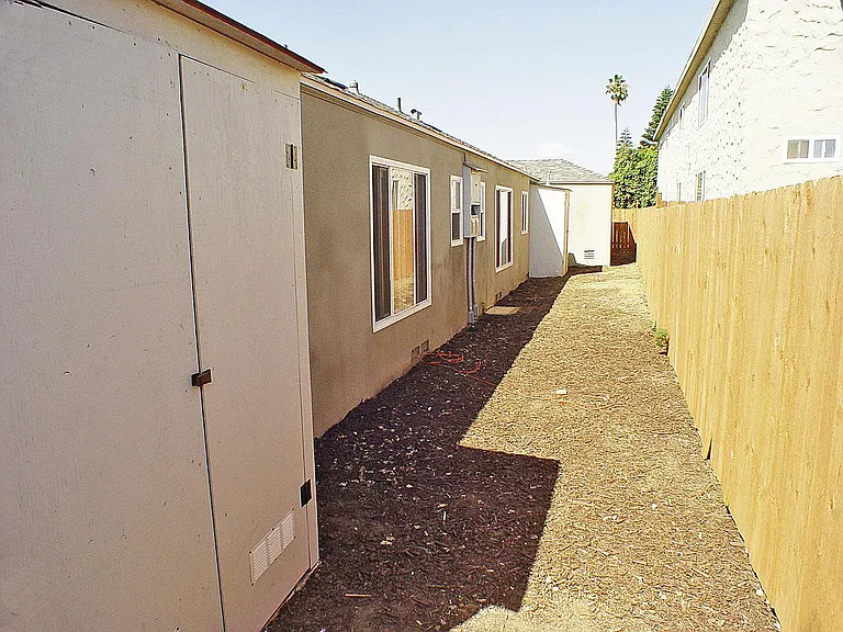 271 Cedar Ave — Photo 3