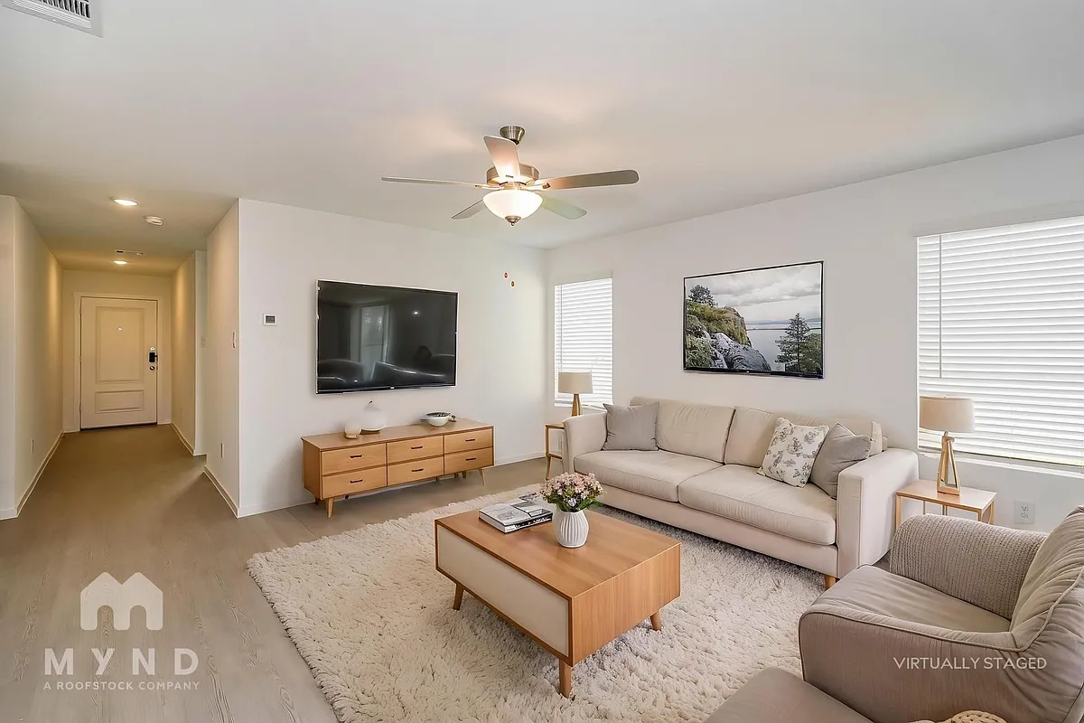 Building Photo - 2660 Mistwood Dr