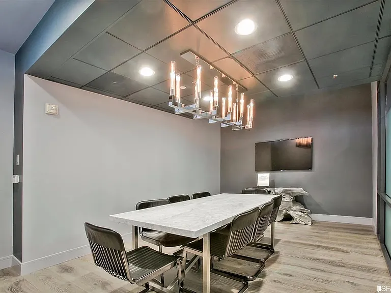 260 King St #673 — Photo 14