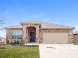 468 Spring Dr, Saginaw, TX 76131