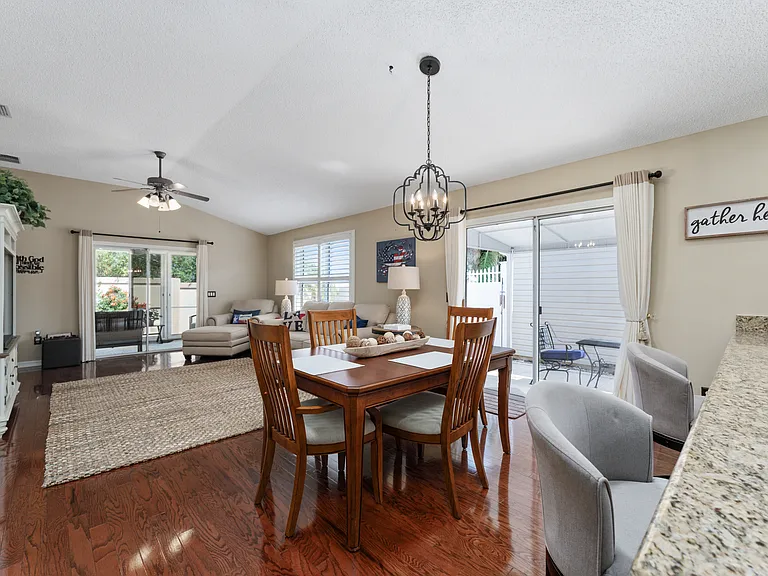 2374 Ridgeway Ct — Photo 5