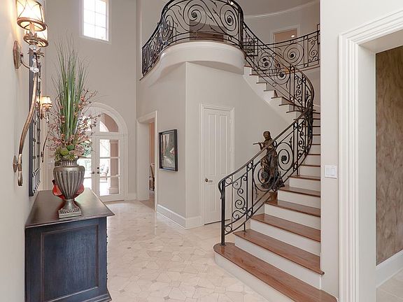 4th image of 14 Cheshire Bend Dr