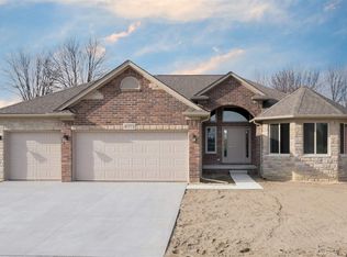 47773 Hidden Meadow Dr, Macomb Township, MI 48044