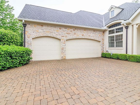 3rd image of 27 Windsor Village Dr