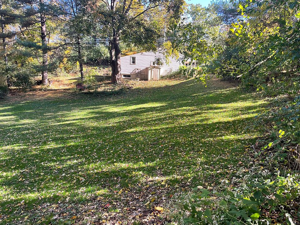 1st image of 90 Cinder Hill Rd