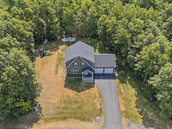 3rd image of 77 Harvest Hill Road