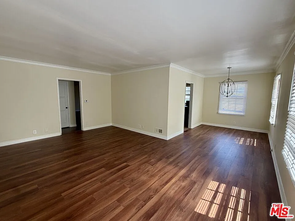 2 bed, 1.0 bath, 1200 sqft, $3,195 — Photo 2