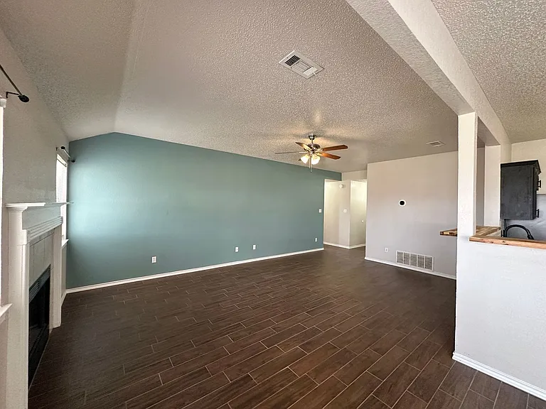 1910 Michele Dr — Photo 7