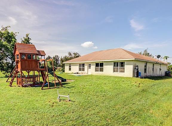 3rd image of 1629 NW 2nd Ave