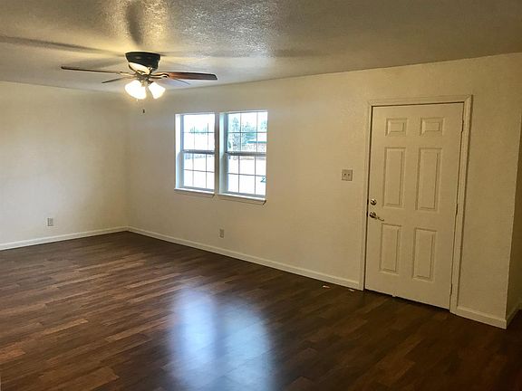 3rd image of 1826 Avenue I Pl