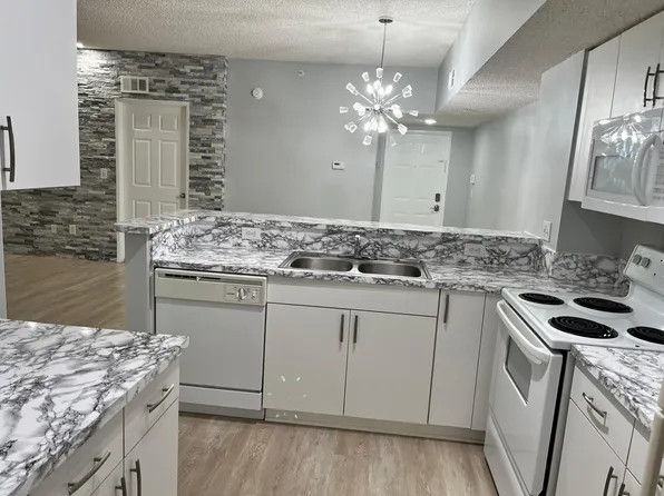 (undisclosed Address), Naples, FL 34112