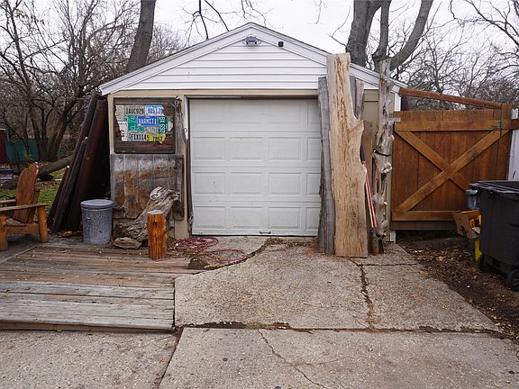 3rd image of 3831 40th St