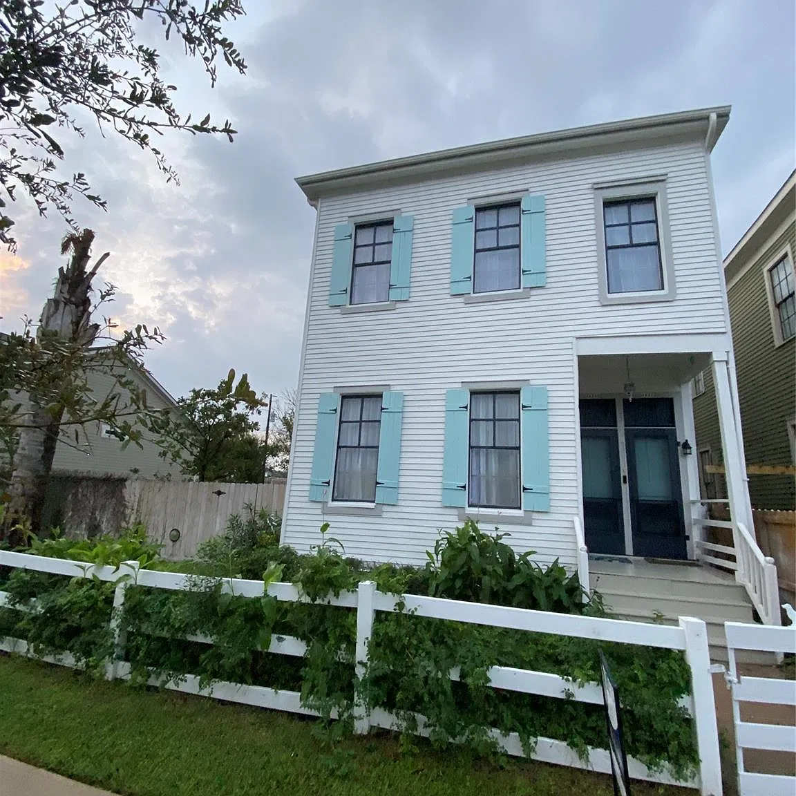 2 bed, 1.0 bath, 1340 sqft, $1,500 — Photo 1
