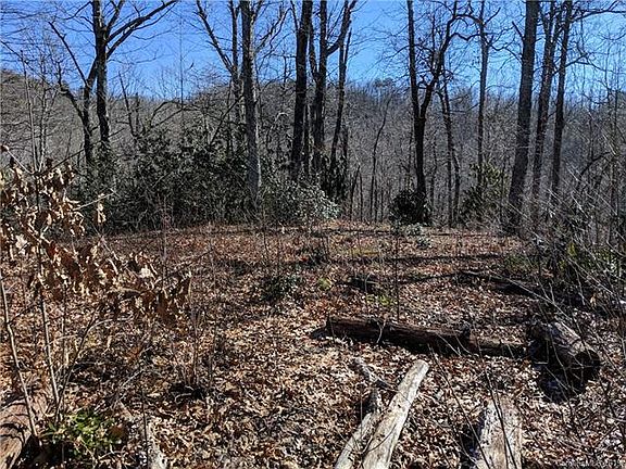 4th image of 38 Stone Brook Trl
