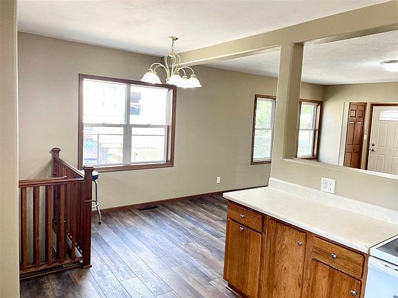 3rd image of 1711 Douglas Ave