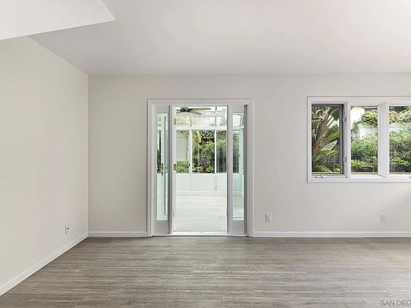5th image of 7137-39 La Jolla Blvd