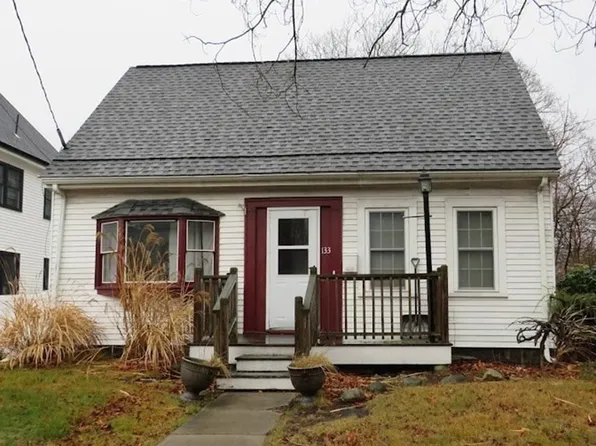133 West St, Whitman, MA 02382