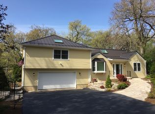 206 E Tower Dr, Tower Lakes, IL