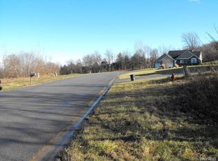 996 Little Vista Dr, Lewiston, NY 14092