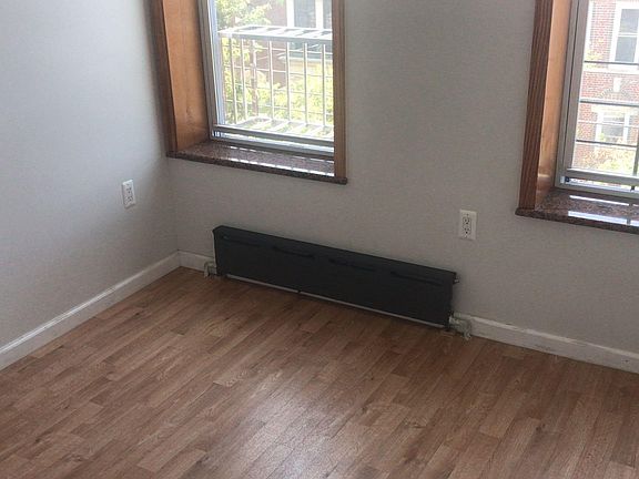 5th image of 2153 E 13th St APT 3F