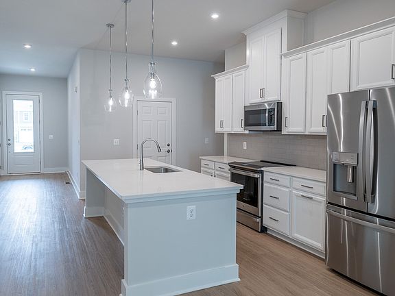 5th image of 1794 Flora Ln
