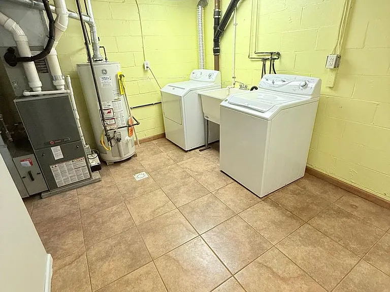 705 Dehaviland Dr — Photo 12