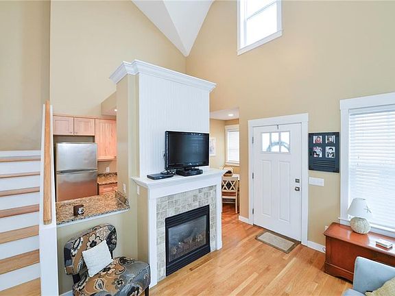 5th image of 38 Greene St APT 5A
