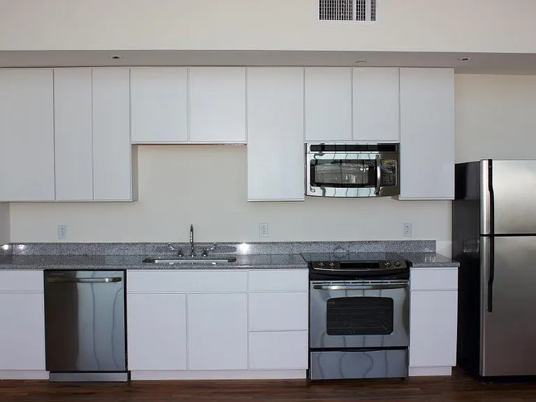 511 Marigny Apartments — Photo 23