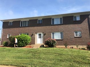 823 Parkcrest Dr APT C, Saint Charles, MO 63301