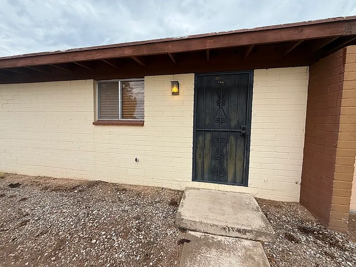 3984 S Evergreen Ave — Photo 2