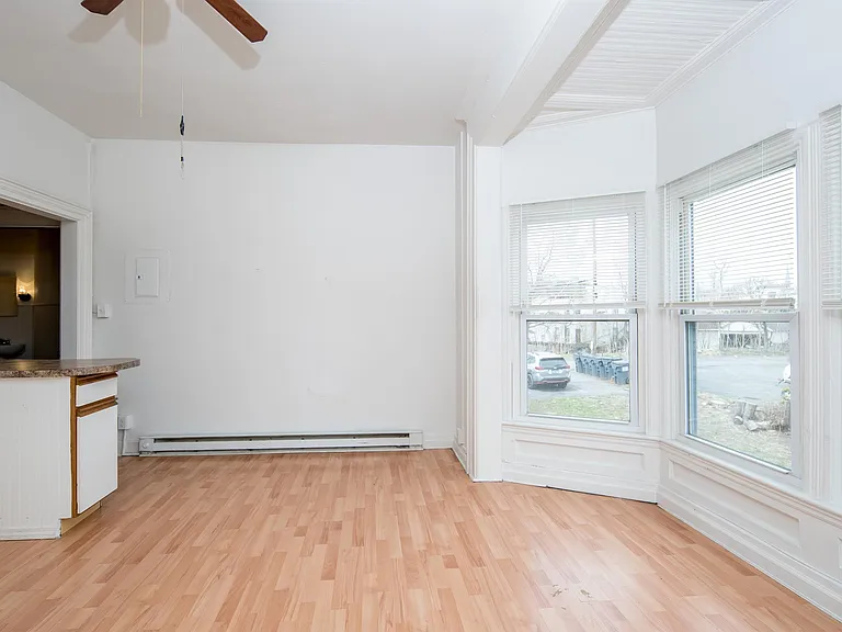 236 Saratoga St — Photo 23