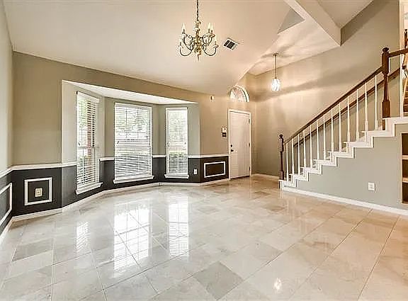 2nd image of 2021 Livingston Ln