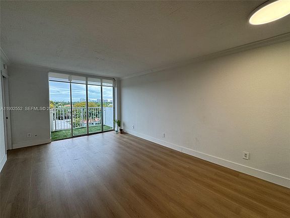 5th image of 2020 NE 135th St APT 607