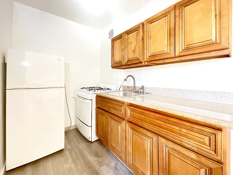 8646 Fort Hamilton Pkwy #5F — Photo 4