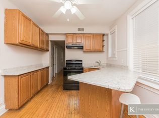 1104 W Wellington Ave, Chicago, IL 60657