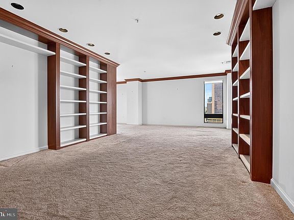 3rd image of 10 E Lee St Unit 1809