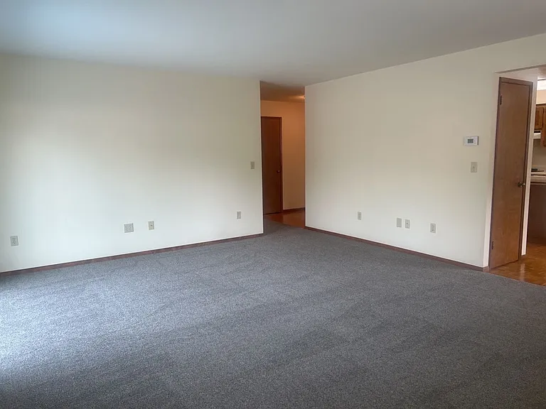 2149 Woodcrest Ct — Photo 13