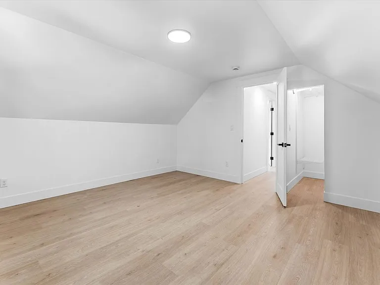 4535 NE Cleveland Ave — Photo 35