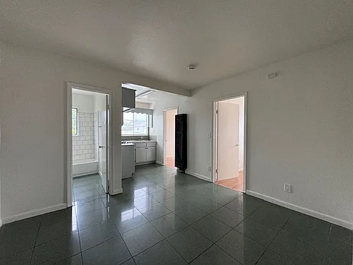 1561 W Pacific Coast Hwy Photo 1