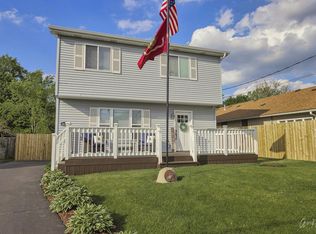 26276 W Rollins Rd, Ingleside, IL 60041