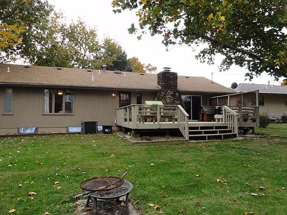 4th image of 2835 E Eastwood St