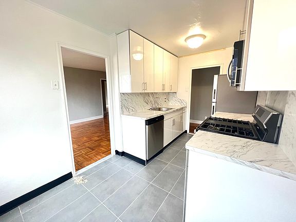 4th image of 192-10 69th Ave Floor 3