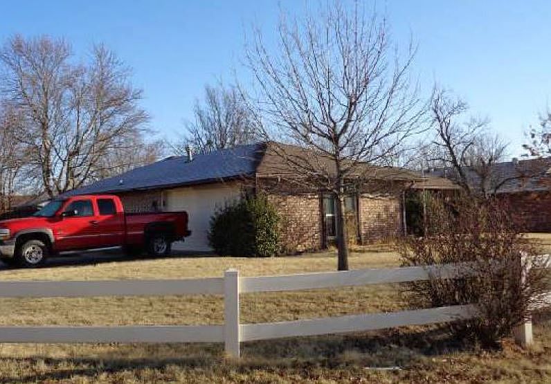 2nd image of 531 Rose Tree Ln