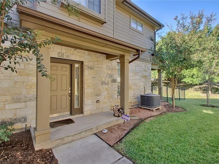 1310 W Parmer Ln #24B — Photo 2